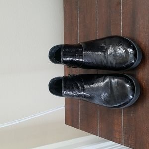 FitFlop Black Patent Leather Comfort Ankle Booties Size 7